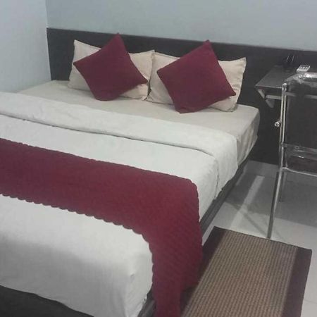 Hotel O Home Aditya Inn Suits Homestay Ayodhya Esterno foto