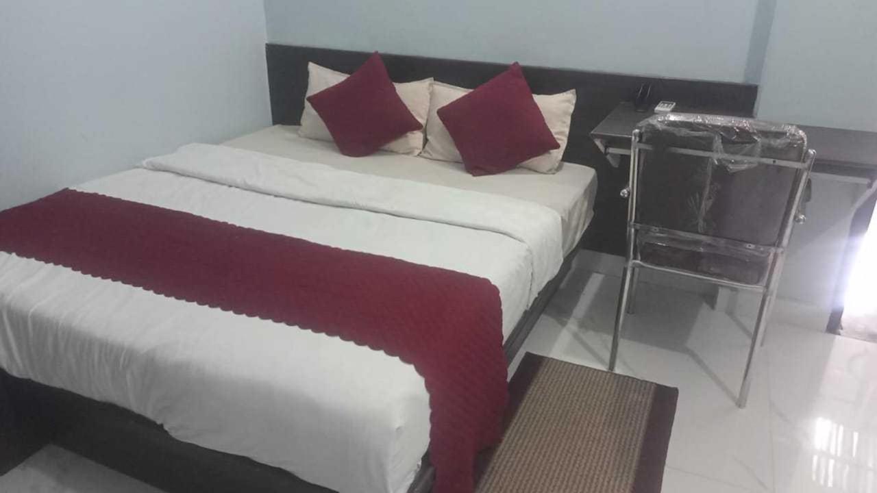 Hotel O Home Aditya Inn Suits Homestay Ayodhya Esterno foto
