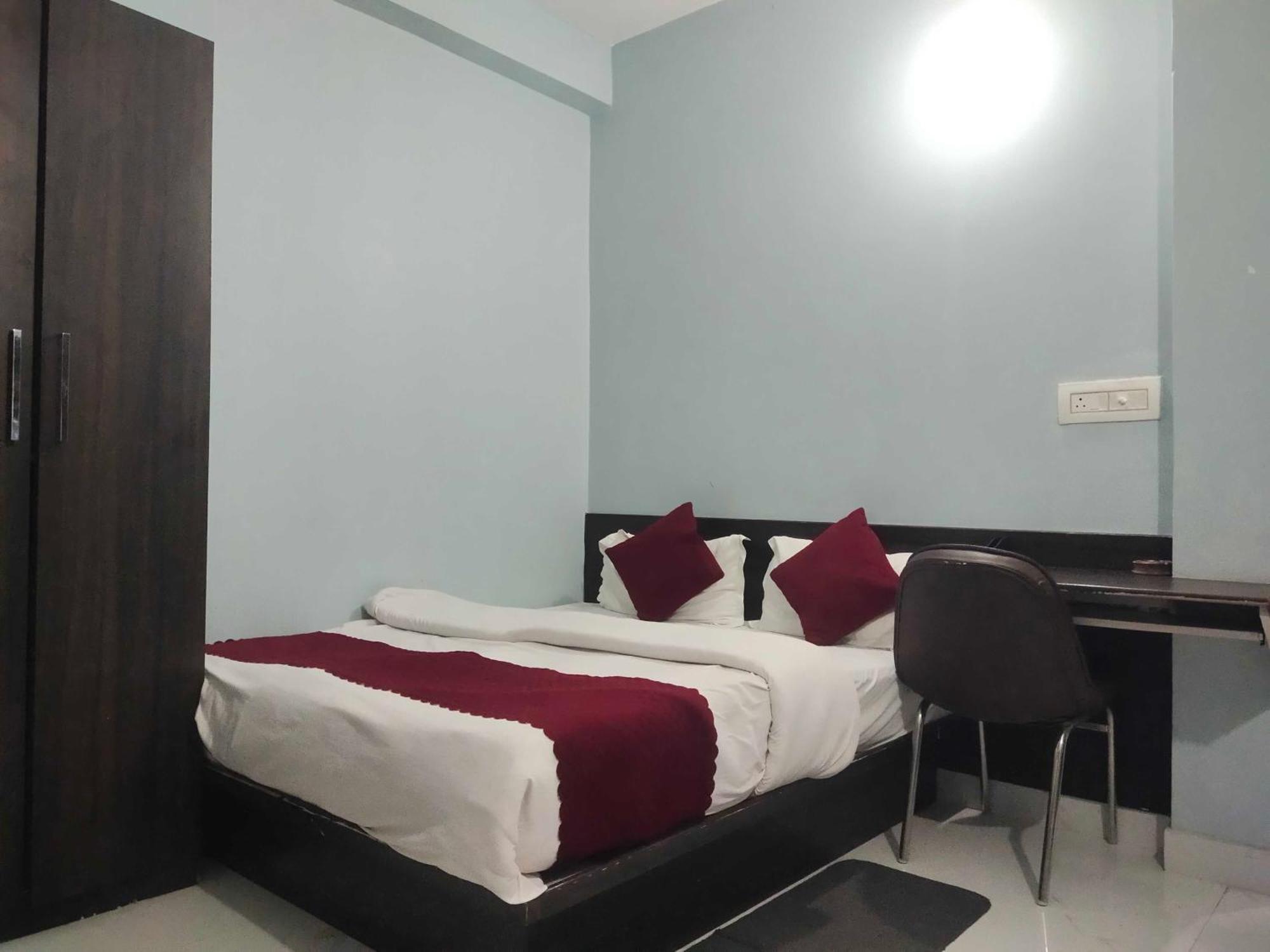 Hotel O Home Aditya Inn Suits Homestay Ayodhya Esterno foto